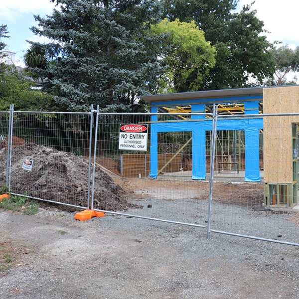 do you deliver and set up temporary fencing and what's the cost for this in Kennewick WA